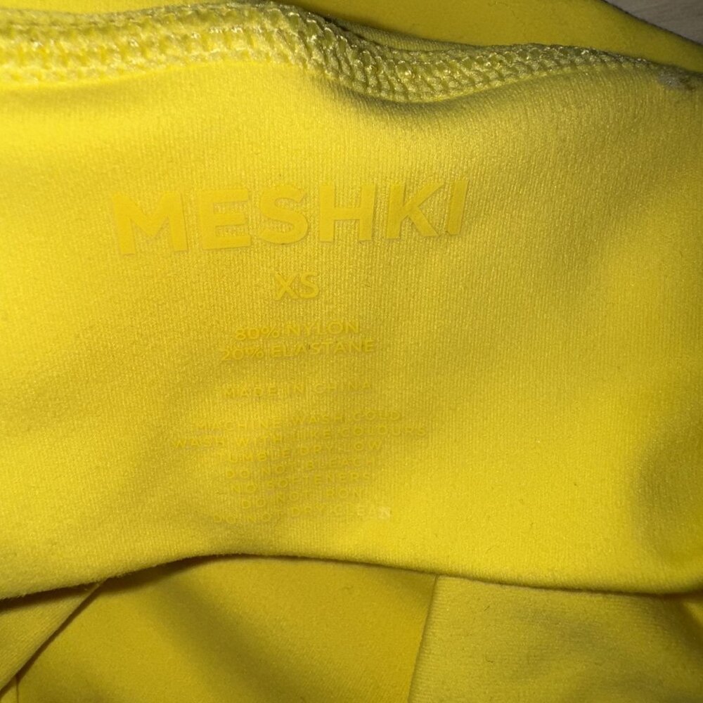 Meshki Yellow Scoop Neck Activewear Sports Bra Women's X-Small XS - Picture 3 of 4